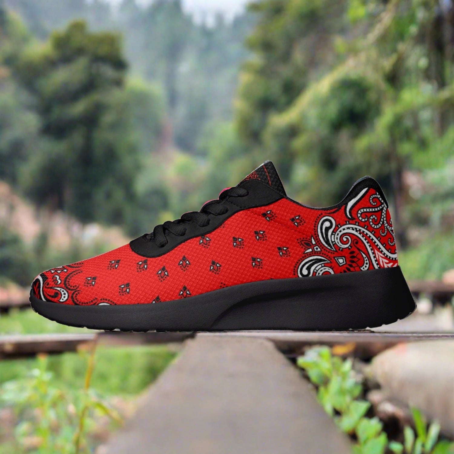 Red Bandana Mesh Running Shoes - Black